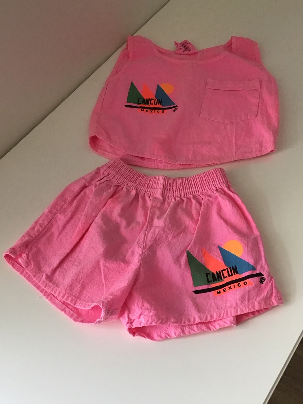 Vintage Miro Pink Graphic Tank and Shorts Cancun Mexico 100% cotton Toucan Tag